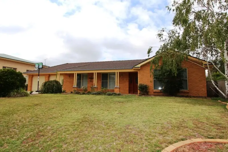 Main view of Homely house listing, 10 Maple Close, Kelso NSW 2795