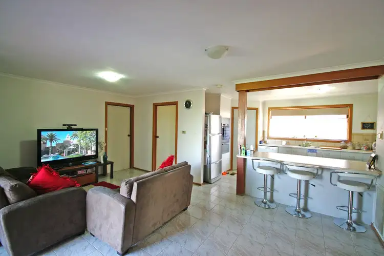 Fifth view of Homely house listing, 1 Singleton Drive, Endeavour Hills VIC 3802
