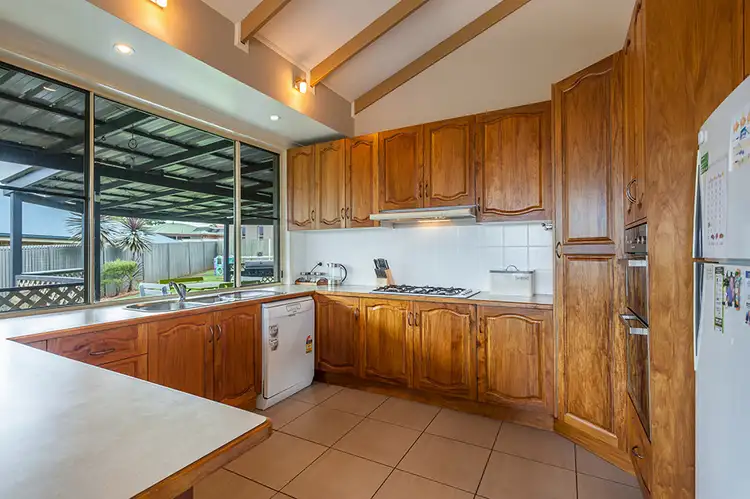 Sixth view of Homely house listing, 10 Vanham Close, Middle Ridge QLD 4350