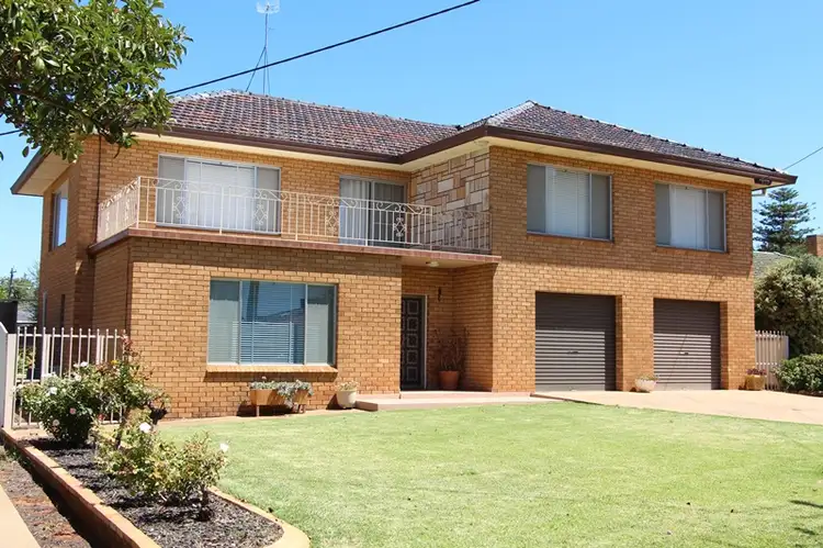 8 Langley Crescent, Griffith NSW 2680