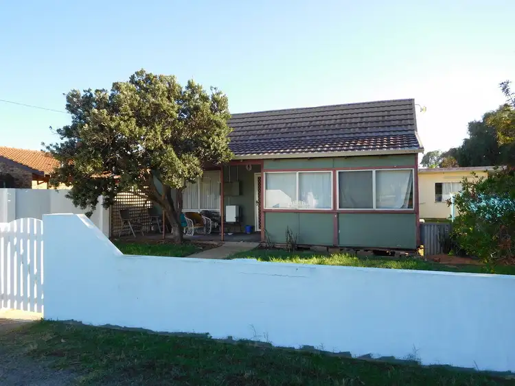 243 Third Street, Wonthella WA 6530