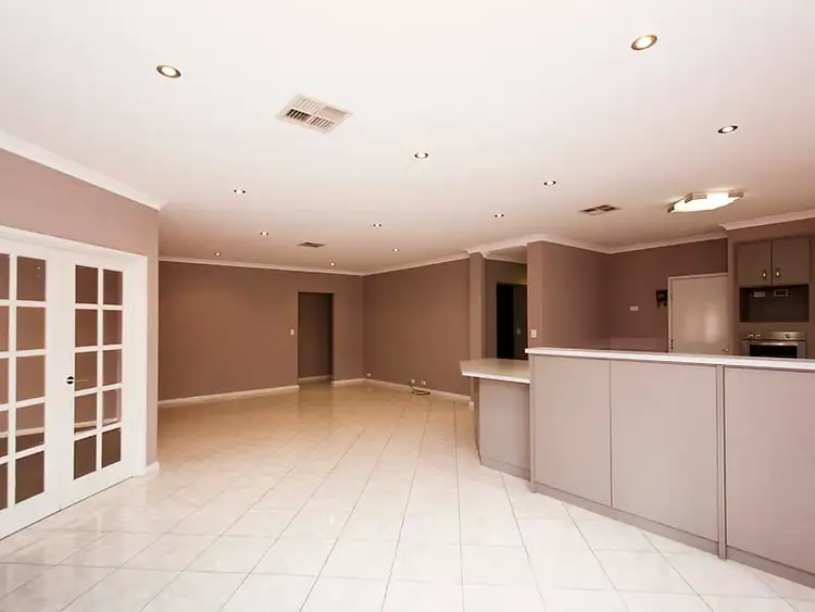 57 Kingsway, Madeley WA 6065