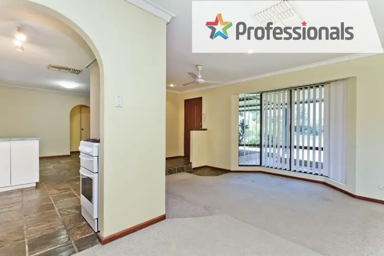 Fourth view of Homely house listing, 9 Heron Court, Camillo WA 6111