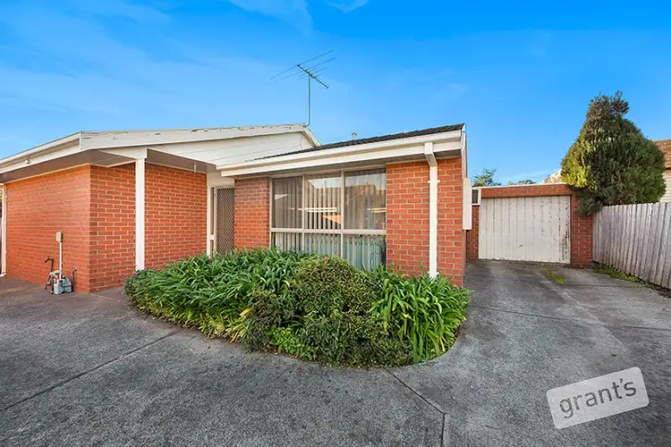 Main view of Homely unit listing, 2/8 Bramwell Close, Endeavour Hills VIC 3802