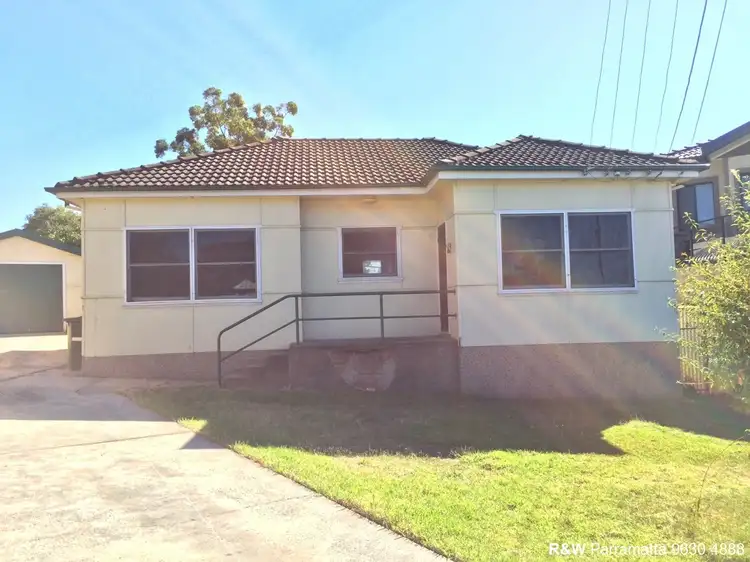 11 Pindari Crescent, South Wentworthville NSW 2145