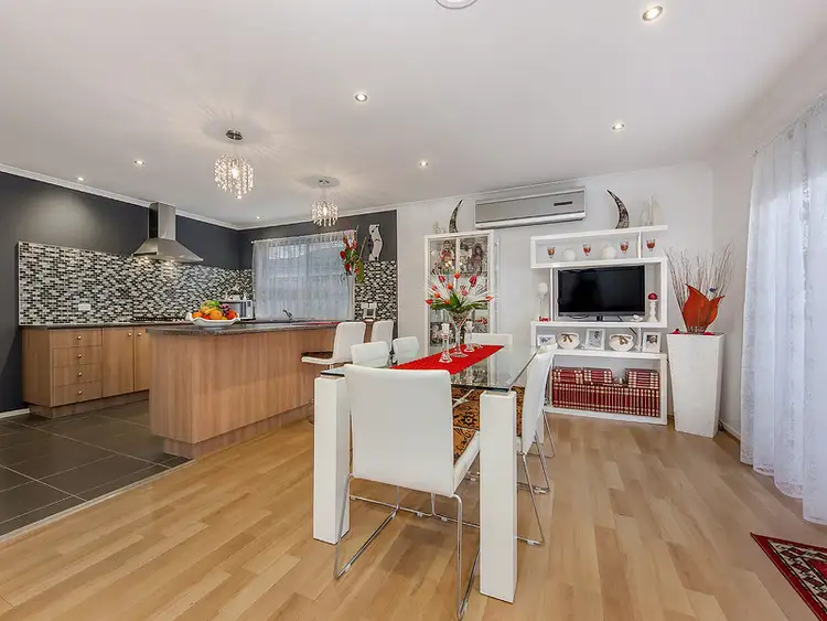 Fifth view of Homely house listing, 31 Brindalee Way, Hillside VIC 3037