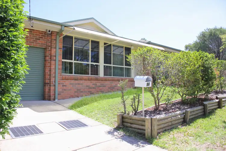 9a Andrew Close
