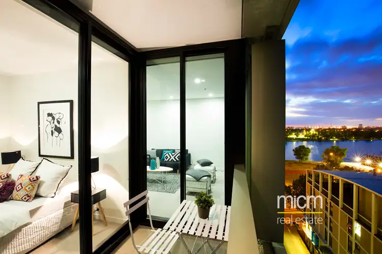 915/70 Queens Road, Melbourne VIC 3004