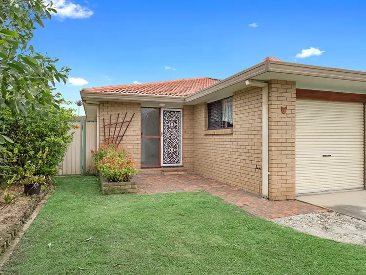 2/4 Brookside Road, Labrador QLD 4215