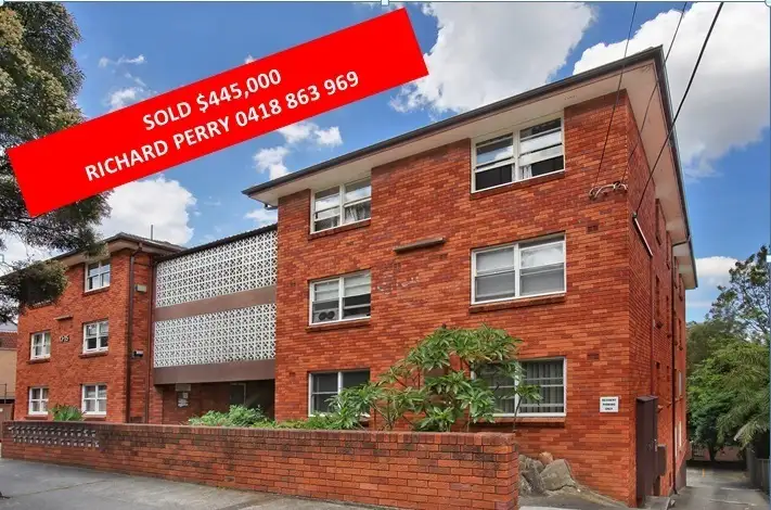2/13 Glen Street, Marrickville NSW 2204