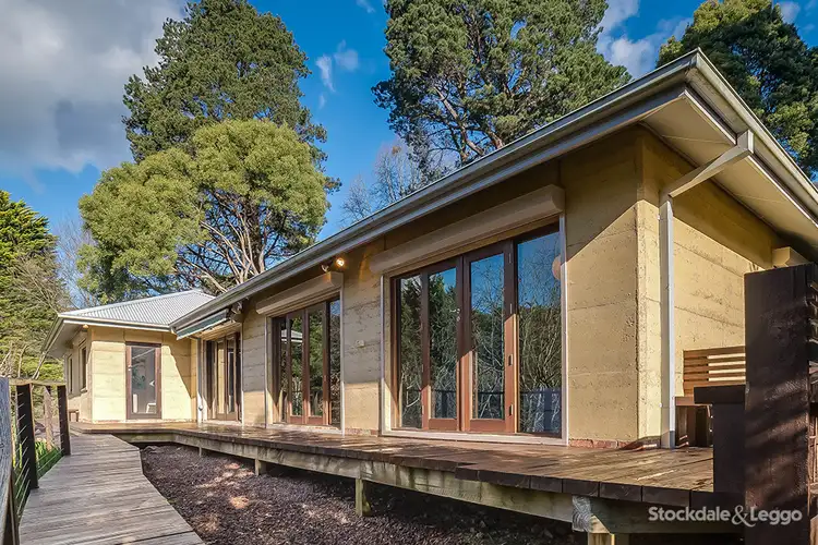 16 Caroline Crescent, Emerald VIC 3782