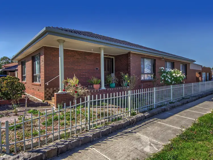 34 Chichester Drive, Taylors Lakes VIC 3038