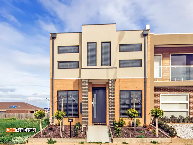 33 Waterways Blvd, Truganina VIC 3027