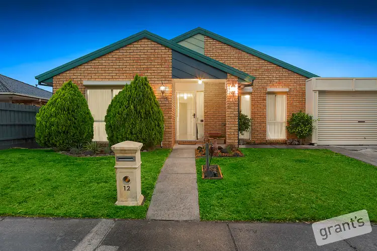 12 Bates Street, Cranbourne West VIC 3977
