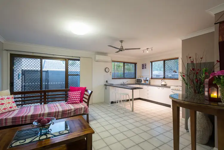 1/106 Amarina Avenue, Mooloolaba QLD 4557