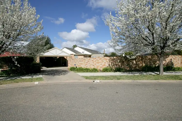 20 Lachlan Place, Tatton NSW 2650