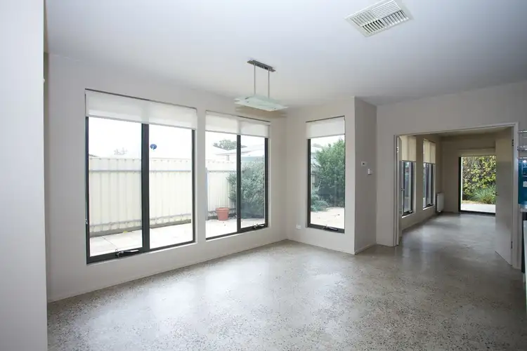 Fifth view of Homely house listing, 2 Bodey Court, Horsham VIC 3400