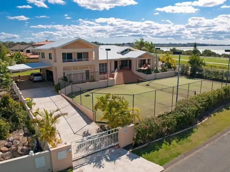 6 Commodore Drive, Birkdale QLD 4159