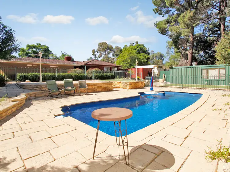 182 Blackadder Road, Swan View WA 6056