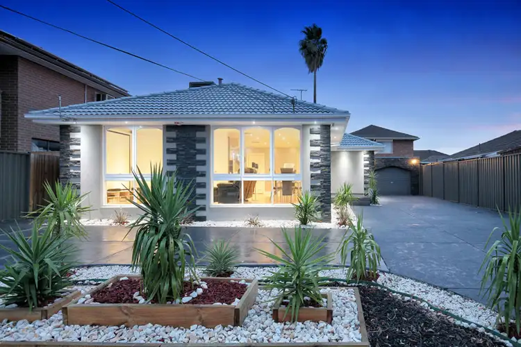 Second view of Homely house listing, 32 Grantley Drive, Gladstone Park VIC 3043