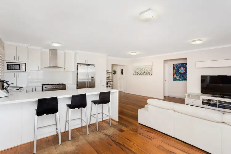 1 Strickland Court, Coogee WA 6166