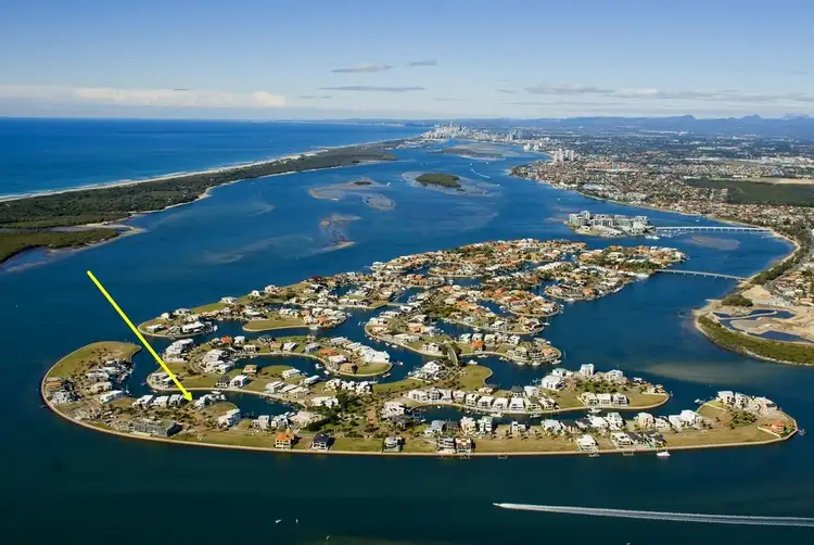 21 Knightsbridge Parade East, Sovereign Islands QLD 4216