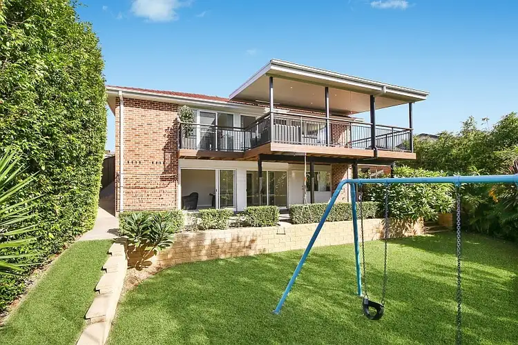 11 Henzel Road, Green Point NSW 2251