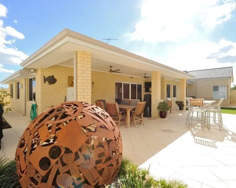 Second view of Homely house listing, 21 Usher Meander, Baldivis WA 6171
