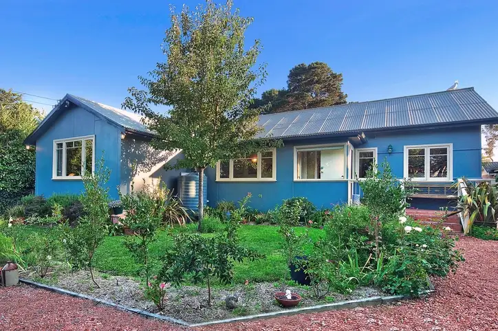 111 Railway Pde, Leura NSW 2780