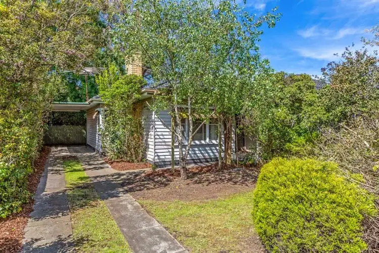 10 Dove Avenue, Altona VIC 3018