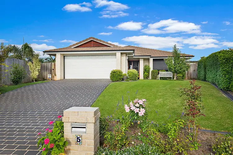 5 Joy Close, Highfields QLD 4352