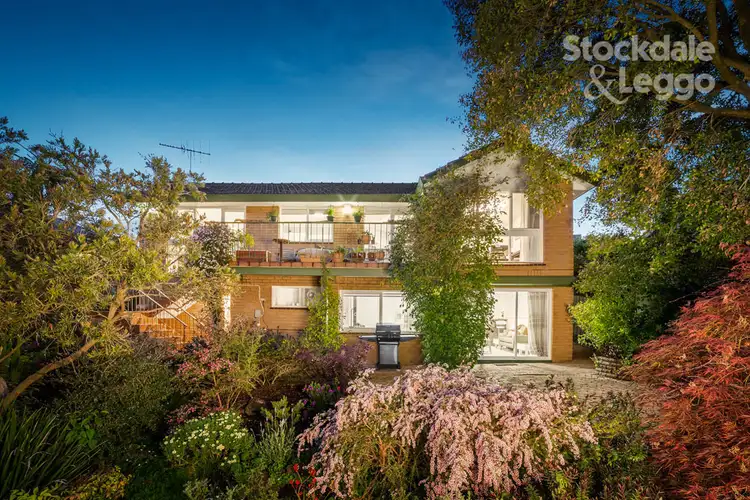 89 Hinkler Road East, Glen Waverley VIC 3150