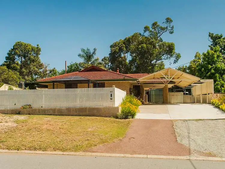 60 Meloway Drive, Maida Vale WA 6057