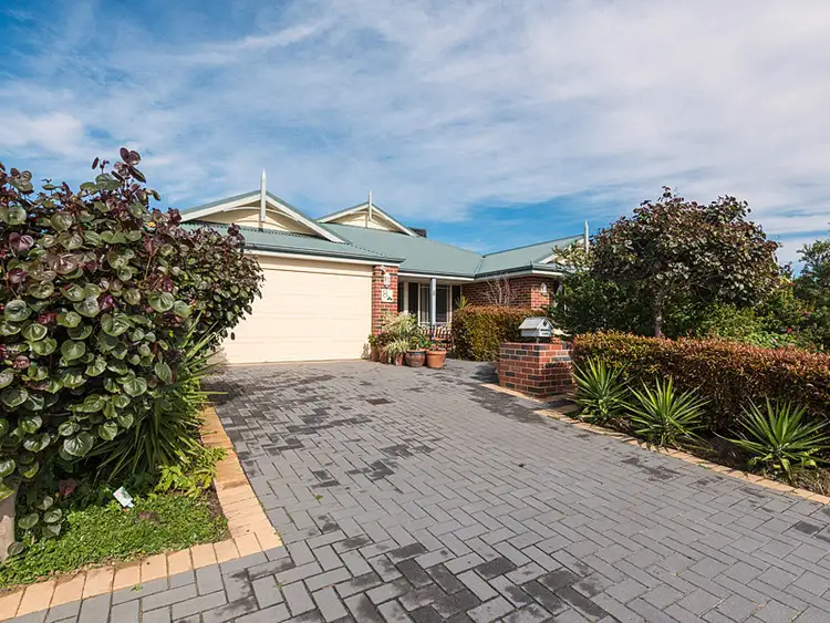 Second view of Homely house listing, 8 Pipe Lily Drive, High Wycombe WA 6057