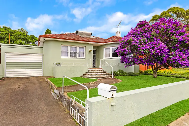 7 PATERSON AVE, Kingsgrove NSW 2208