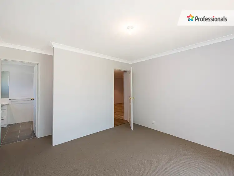 Seventh view of Homely house listing, 6 Kirk Close, Camillo WA 6111