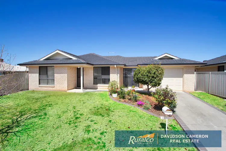 33 Warrah Drive, Tamworth NSW 2340