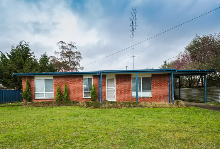 8 Aminya Avenue, Delacombe VIC 3356