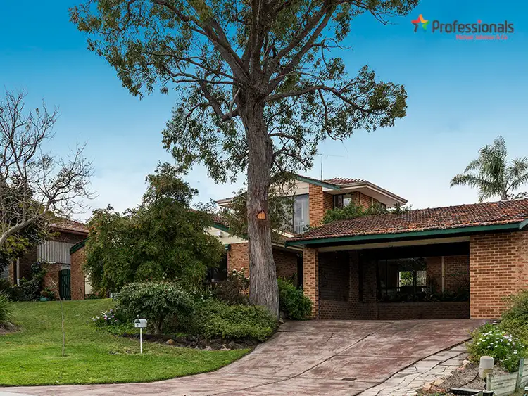 Second view of Homely house listing, 5 Karamarra Place, Kingsley WA 6026