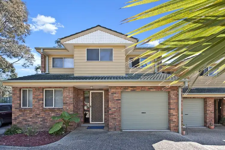 1/4 Lisa Place, Sunshine Bay NSW 2536