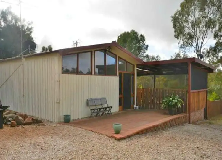 5 Commercial Road, Watervale SA 5452