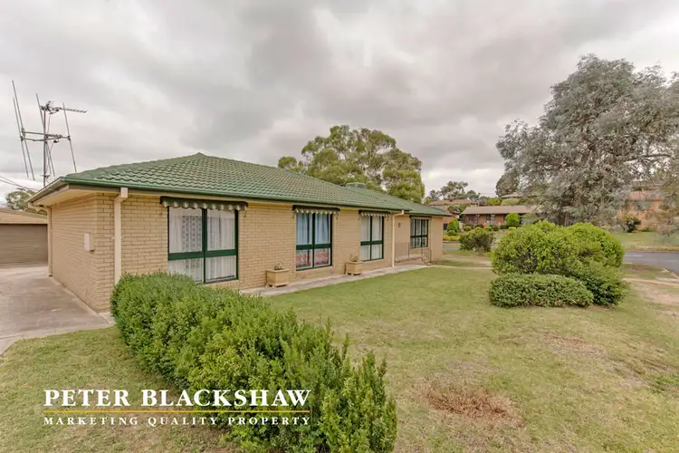 2 Dyer Place, Wanniassa ACT 2903