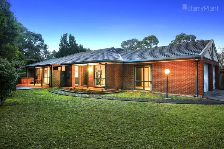 1 Mountain Heath Walk, Croydon South VIC 3136