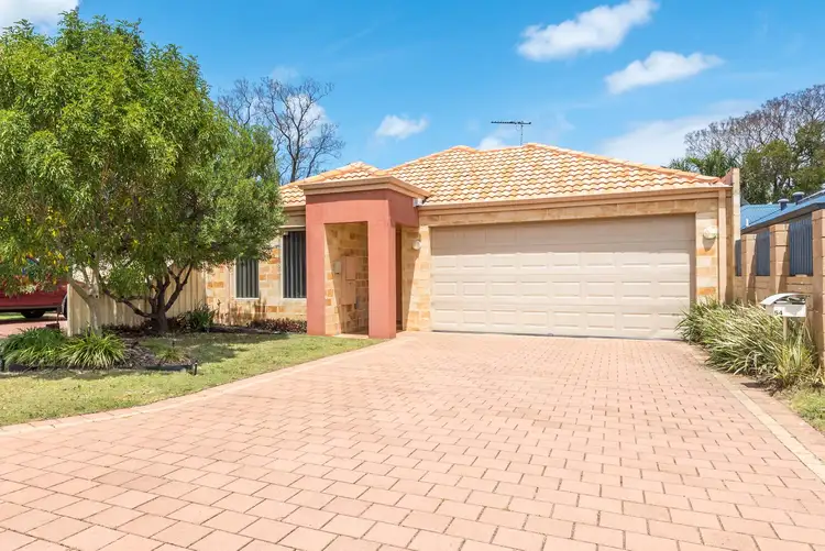 54 Pearl Road, Cloverdale WA 6105