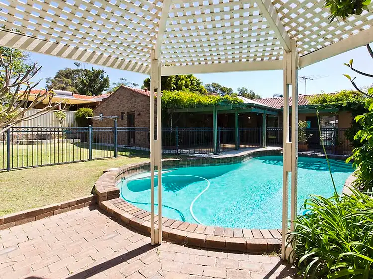 22 Castlefern Way, Duncraig WA 6023