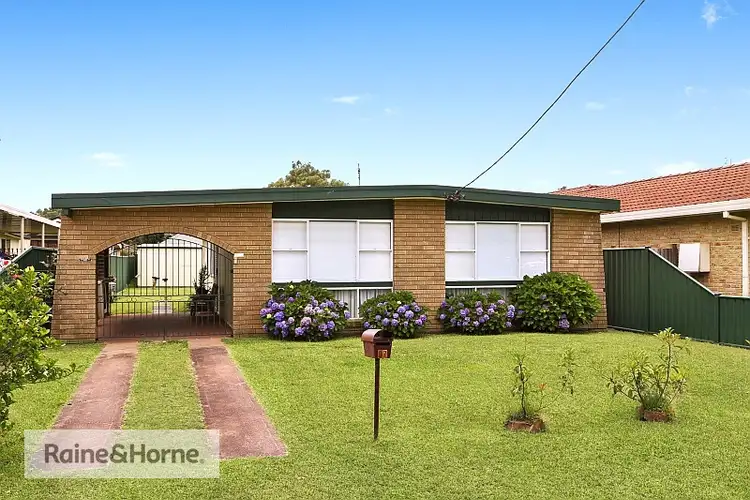 97 Mackenzie Avenue, Woy Woy NSW 2256