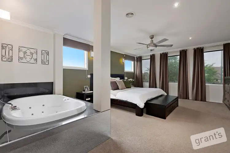 Seventh view of Homely house listing, 33 Viewgrand Drive, Berwick VIC 3806