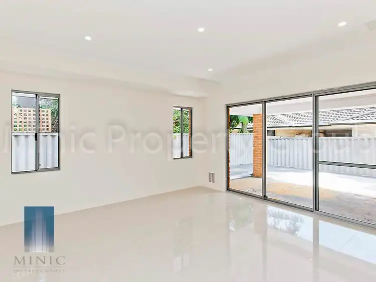 Fifth view of Homely house listing, 2/260 High Road, Riverton WA 6148