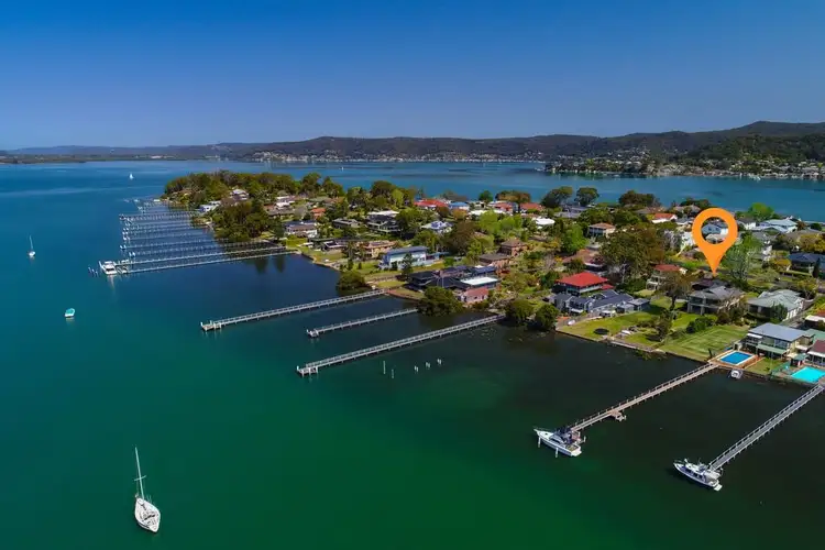 87 Albany Street, Point Frederick NSW 2250
