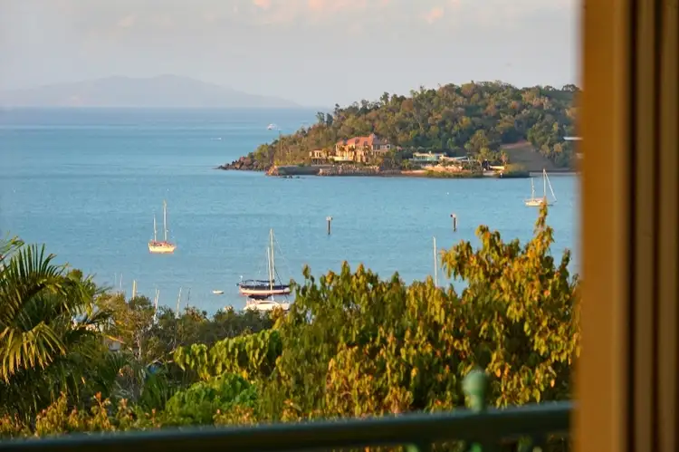 8/10 Golden Orchid Drive, Airlie Beach QLD 4802